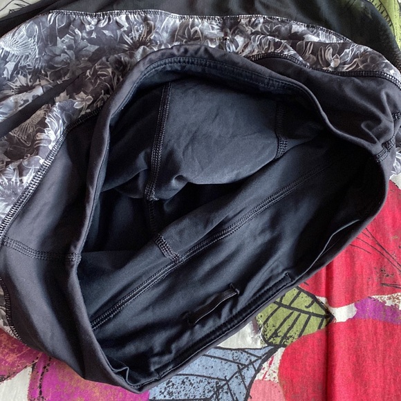 Lululemon Hotty Hot Skirt - Picture 6 of 7